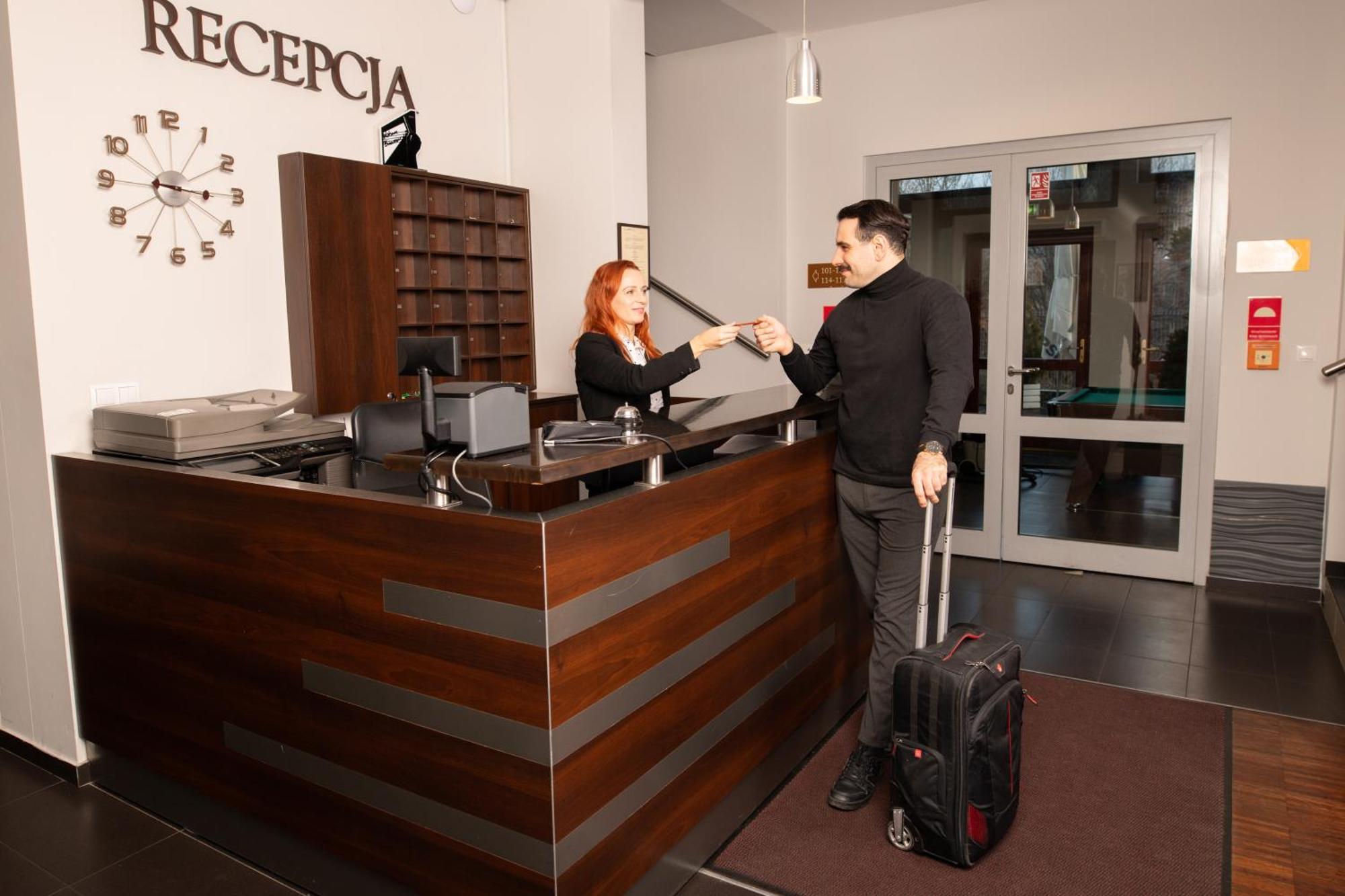 Hotel Aviator Kielce "Business Hotel Medical & Spa" Exterior foto